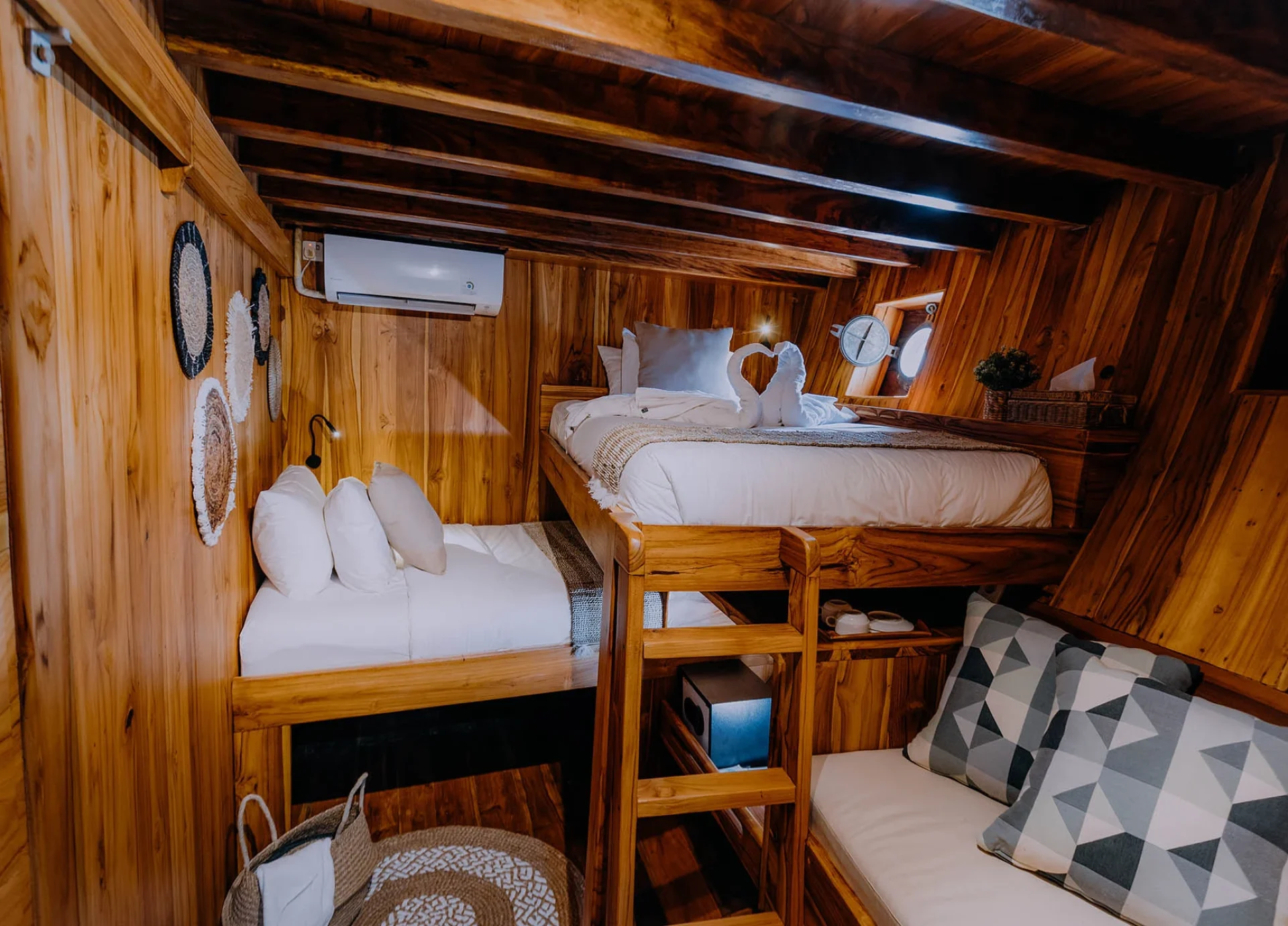 Doubel Beds Cabin_Andamari_1